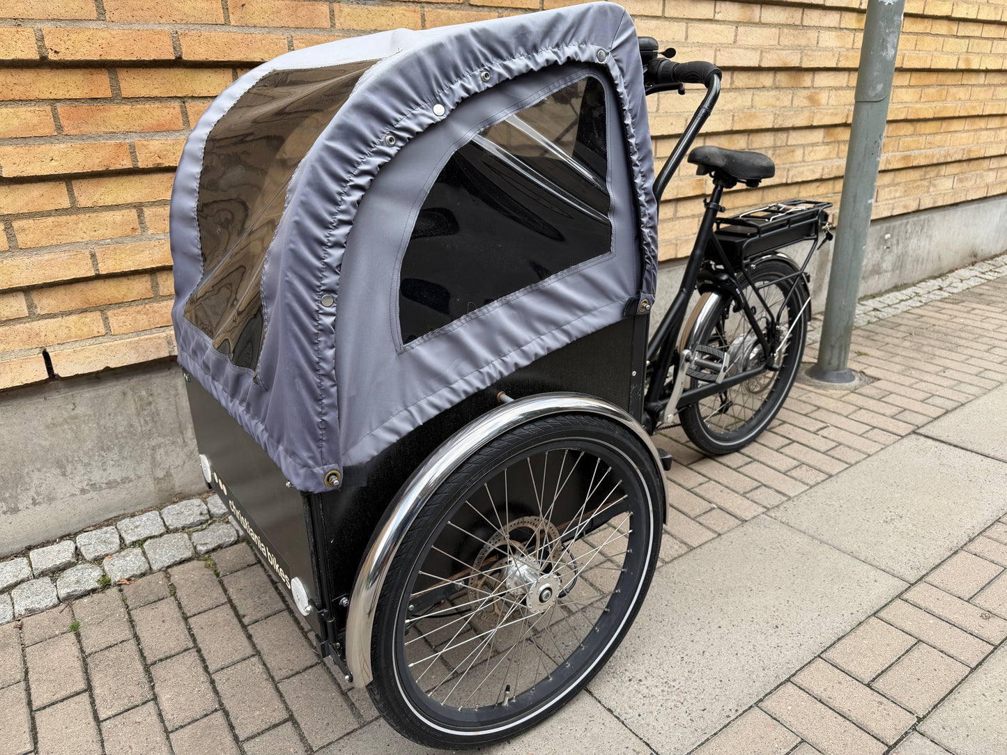 Christiania Bikes Shortbox el – perfekt för hund – frontlucka &amp; kapell