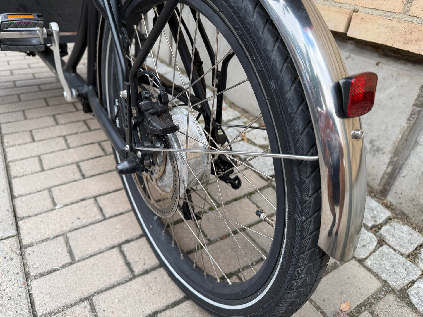 Christiania Bikes Shortbox el – perfekt för hund – frontlucka &amp; kapell